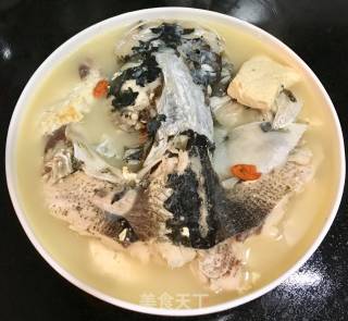 砂锅鱼头豆腐的做法步骤：9