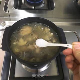 香菇排骨汤的做法步骤：7