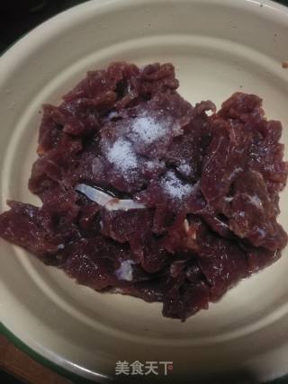 花菜牛肉羹汤的做法步骤：1