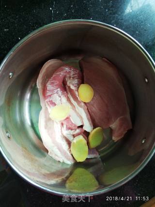香煎回锅肉的做法步骤：1