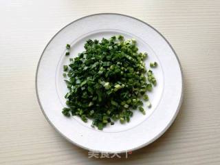 饺子皮韭菜盒子的做法步骤：2