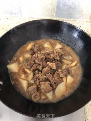 白萝卜山药炖牛腩的做法步骤：6