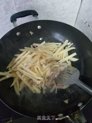 糖醋藕条炒肉的做法步骤：6