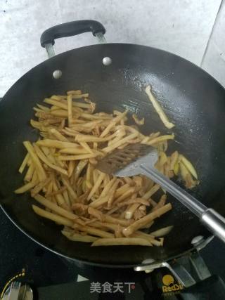 糖醋藕条炒肉的做法步骤：8