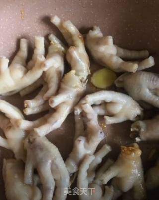 红烧鸡爪的做法步骤：5