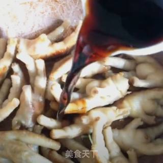 红烧鸡爪的做法步骤：6