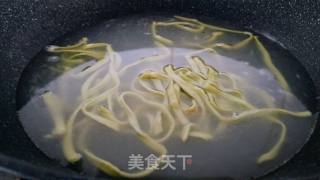 菠菜笋丝面的做法步骤：5