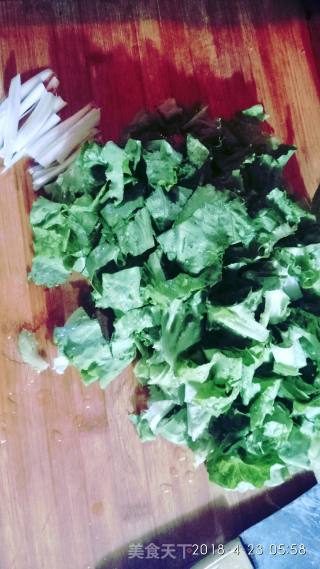 生菜鸡蛋汤的做法步骤：2