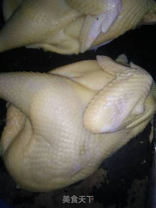 灵芝鸡汤的做法步骤：1
