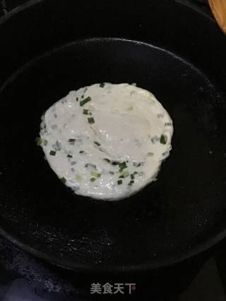 饺子皮秒变葱花饼的做法步骤：10