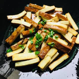 芹菜炒茶干的做法步骤：4