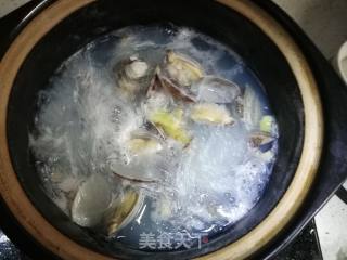 砂锅花甲粉的做法步骤：10
