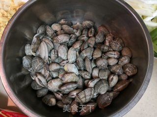 懒人推荐菜—火爆花甲的做法步骤：1