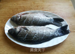 鲫鱼豆腐汤的做法步骤：2