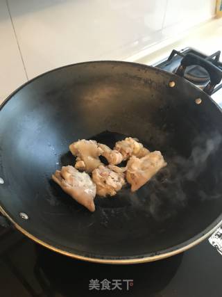 冰糖猪蹄春笋的做法步骤：4