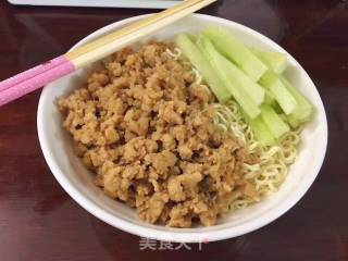 炸酱面的做法步骤：2