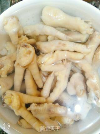 焖鸡脚的做法步骤：3
