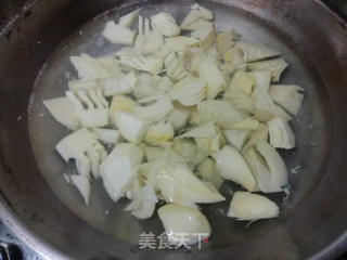 油焖冬笋的做法步骤：3