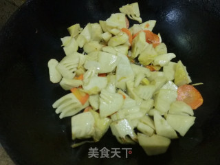 油焖冬笋的做法步骤：4
