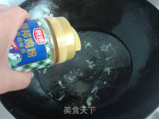 荸荠肉丸菠菜汤的做法步骤：17