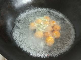 荸荠肉丸菠菜汤的做法步骤：18