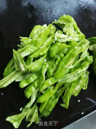 干子辣椒炒肉丝的做法步骤：1