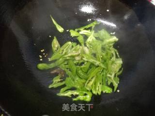 青椒炒鸭肫的做法步骤：3