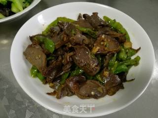 青椒炒鸭肫的做法步骤：10
