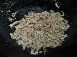 毛豆炒肉丝的做法步骤：3