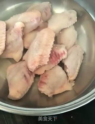 无油香煎鸡翅的做法步骤：1