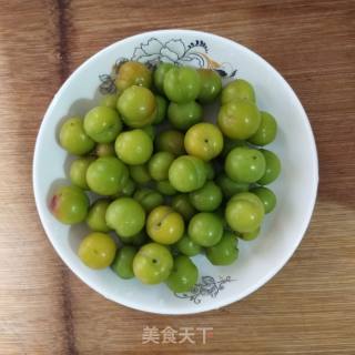 酸甜李子带点葱香味的做法步骤：1