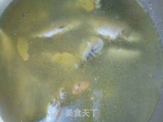 鲫鱼汤的做法步骤：4