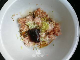 蒸肉末茄子的做法步骤：1