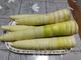油焖笋的做法步骤：1