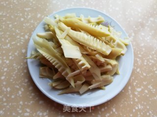 油焖笋的做法步骤：3