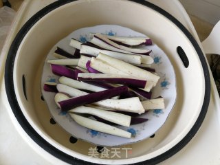 剁椒蒸茄子的做法步骤：2