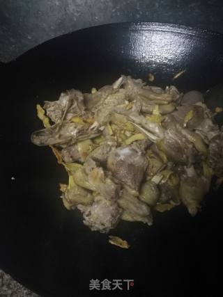 姜片炖大鹅的做法步骤：5
