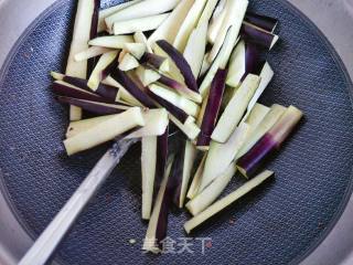 酱烧蒜香茄条的做法步骤：2
