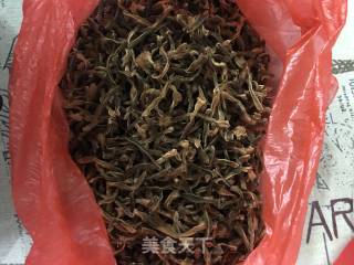 长豆干红烧肉的做法步骤：1