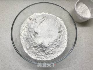 菠菜手擀面的做法步骤：1