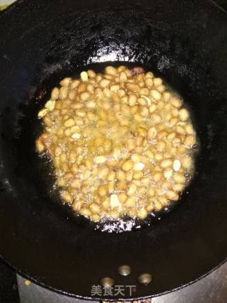 豆干花生香菇辣酱的做法步骤：2