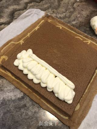 长颈鹿可可戚风蛋糕卷的做法步骤：16