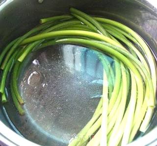凉拌蒜苔的做法步骤：3