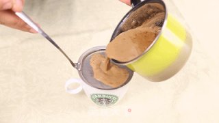 焦糖奶茶的做法步骤：4