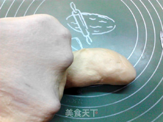 腊肉披萨的做法步骤：4