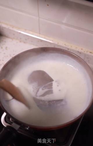 椰蓉牛奶冻的做法步骤：2