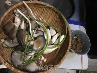 双菇牛肉的做法步骤：1