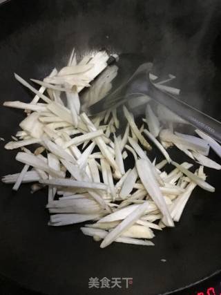 双菇牛肉的做法步骤：4