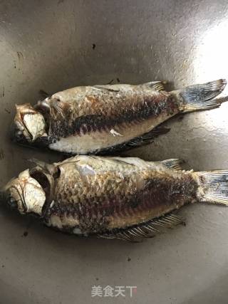 鲫鱼豆腐汤的做法步骤：3