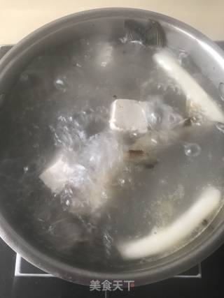 鲫鱼豆腐汤的做法步骤：4